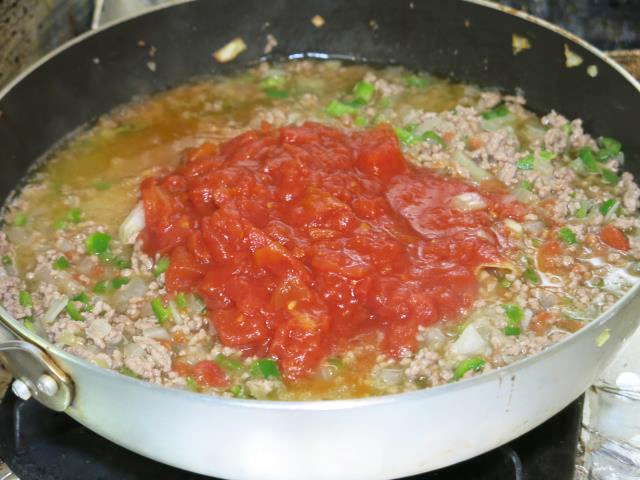 meat-sauce-salad