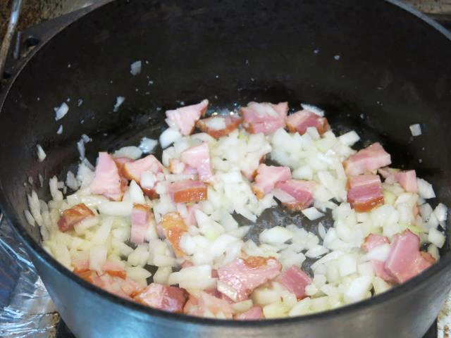 ダッチオーブン　トマトご飯